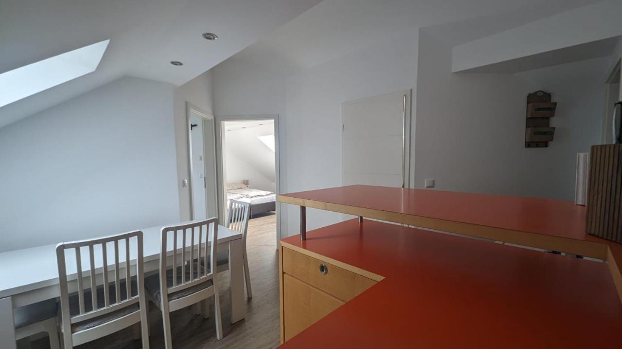 Helle Wohnung Mit Zwei Schlafzimmern Eching  ภายนอก รูปภาพ